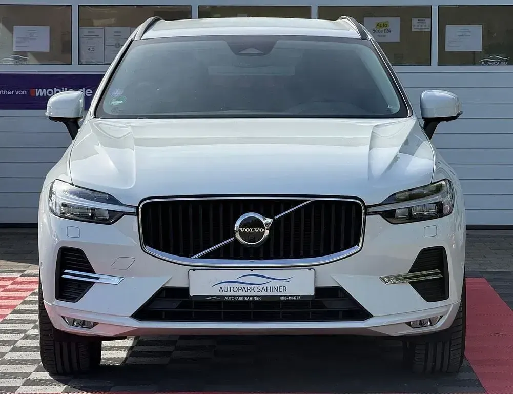 Gebraucht Volvo XC60 197 PS (144 kW) 2022 Ice white SUV