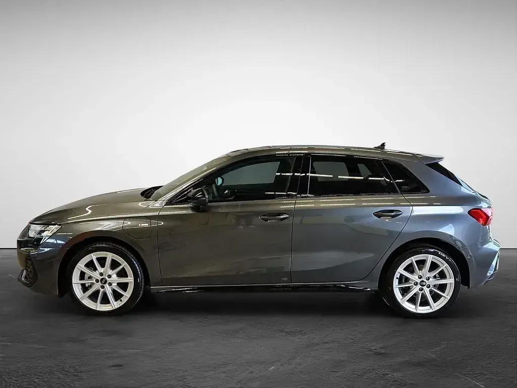 Gebraucht Audi A3 S-Line 204 PS (150 kW) 2025 Grau (daytonagrau perleffekt) Limousine