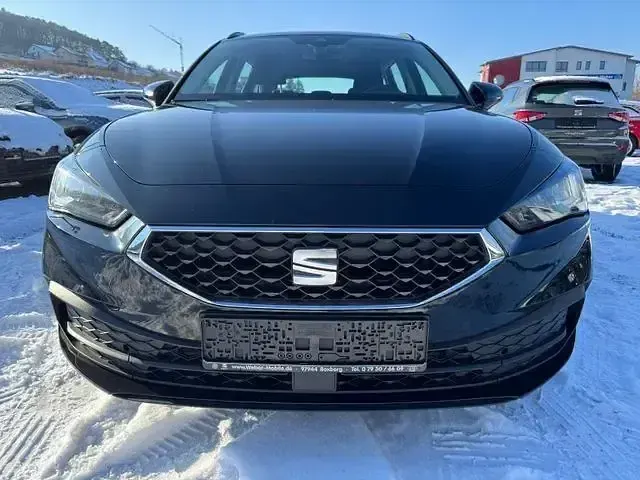 Używany Seat Leon Reference 116 KM (85 kW) 2022 Czarny Kombi