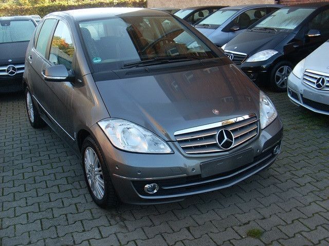 Gebraucht Mercedes A200 136 PS (100 kW) 2009 Grau Limousine