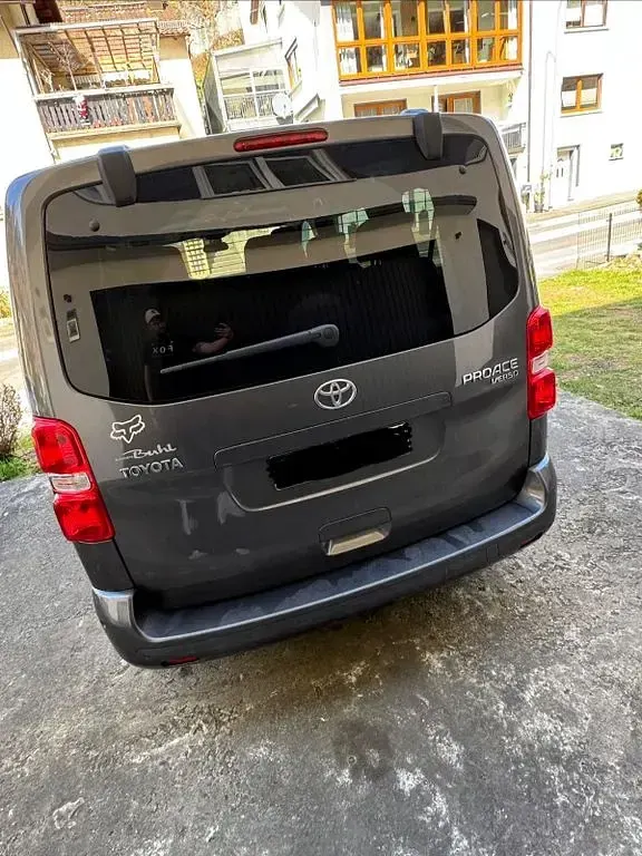 Gebraucht Toyota Proace 150 PS (110 kW) 2017 Grau Van / Kleinbus