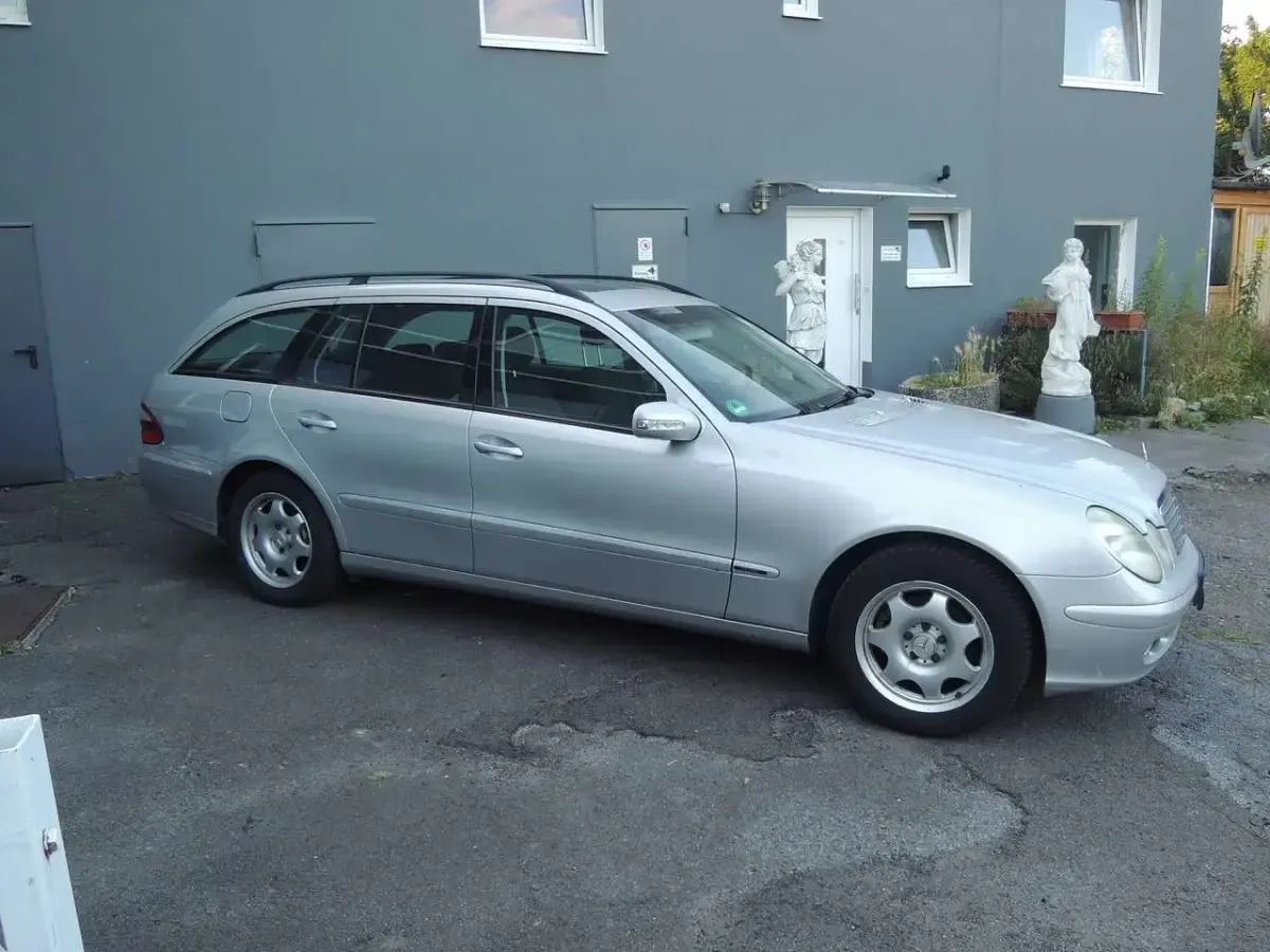 Gebraucht Mercedes E200 163 PS (119 kW) 2004 Brillantsilber  metalliclack Kombi