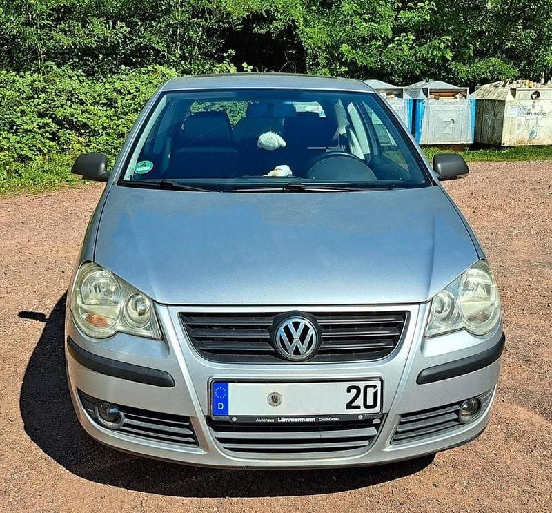 Silber Gebraucht 2005 VW Polo Comfortline Kleinwagen | 4.990 € (Fairer Preis) - Bild 1/4