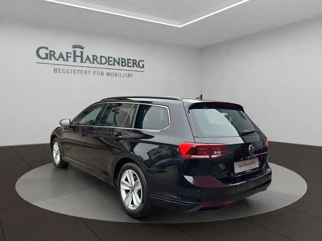 Gebraucht VW Passat Business 200 PS (147 kW) 2022 Schwarz Kombi