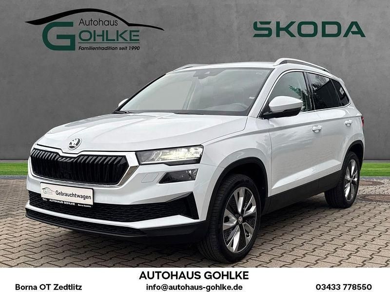 Moonweiß Gebraucht 2024 Skoda Karoq Selection SUV | 28.869 € (Guter Preis) - Bild 1/4