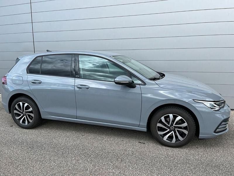 Gebraucht VW Golf VIII Move 150 PS (110 kW) 2024 Grau Limousine