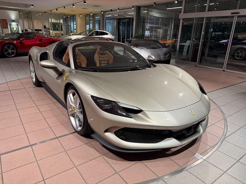 Gebraucht Ferrari 296 829 PS (609 kW) 2024 Grau Cabrio