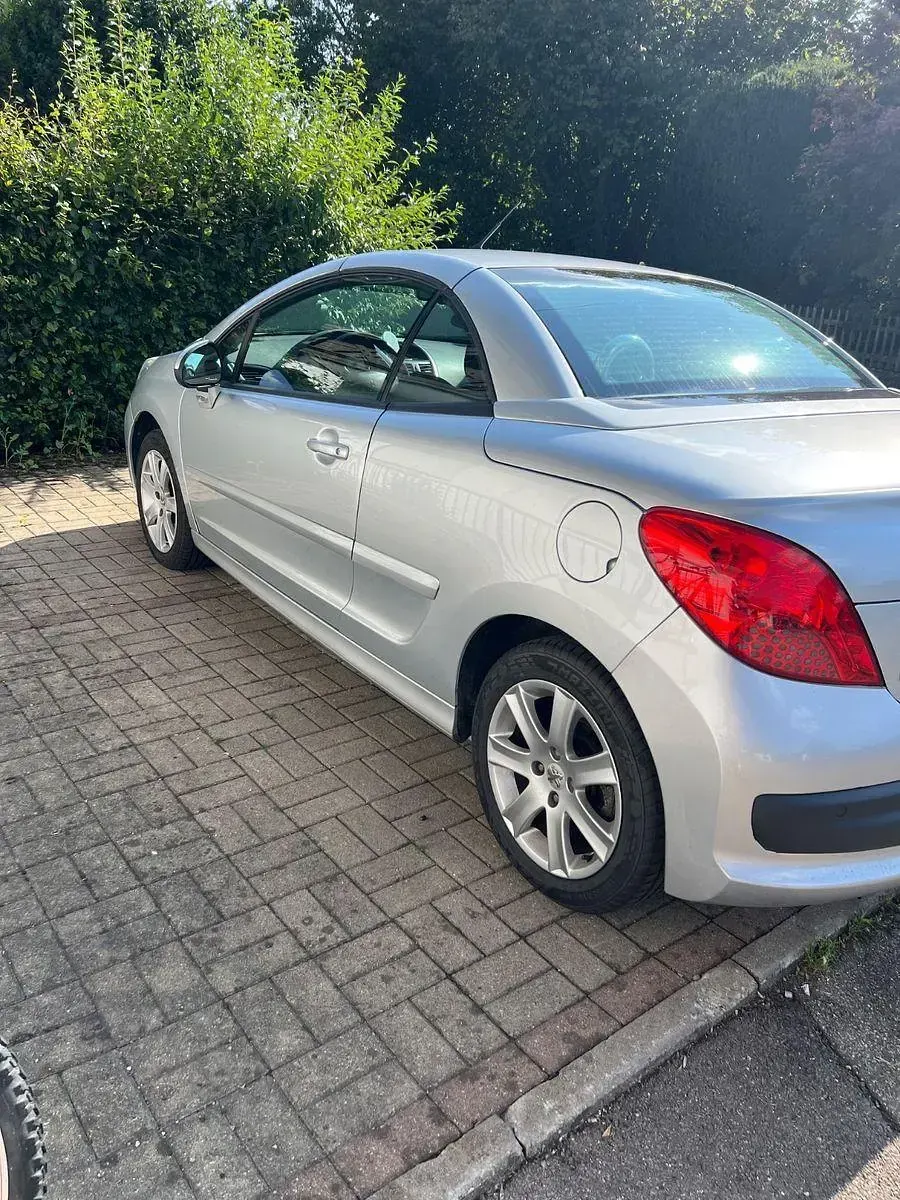 Gebraucht Peugeot 207 CC Platinum 120 PS (88 kW) 2008 Silber Cabrio