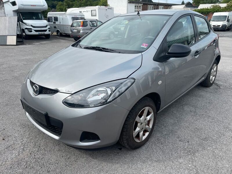 Grau Gebraucht 2010 Mazda 2 Limousine | 2.400 € (Guter Preis) - Bild 1/4
