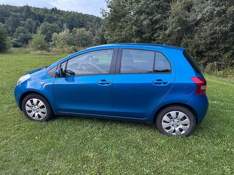 Blau Gebraucht 2006 Toyota Yaris Kleinwagen | 1.900 € (Superpreis) - Bild 1/4