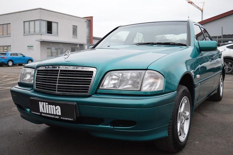 Grün Gebraucht 1998 Mercedes C180 Kombi | 2.290 € (Guter Preis) - Bild 1/4