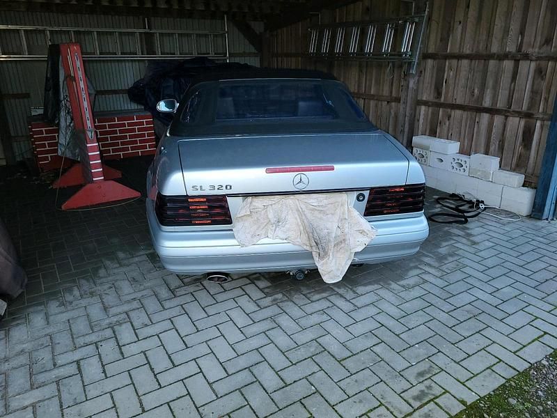 Gebraucht Mercedes SL320 224 PS (164 kW) 1999 Silber Cabrio