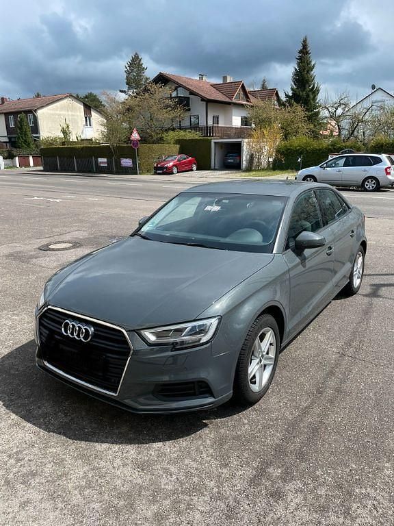 Grau Gebraucht 2019 Audi A3 Limousine | 15.000 € (Superpreis) - Bild 1/4