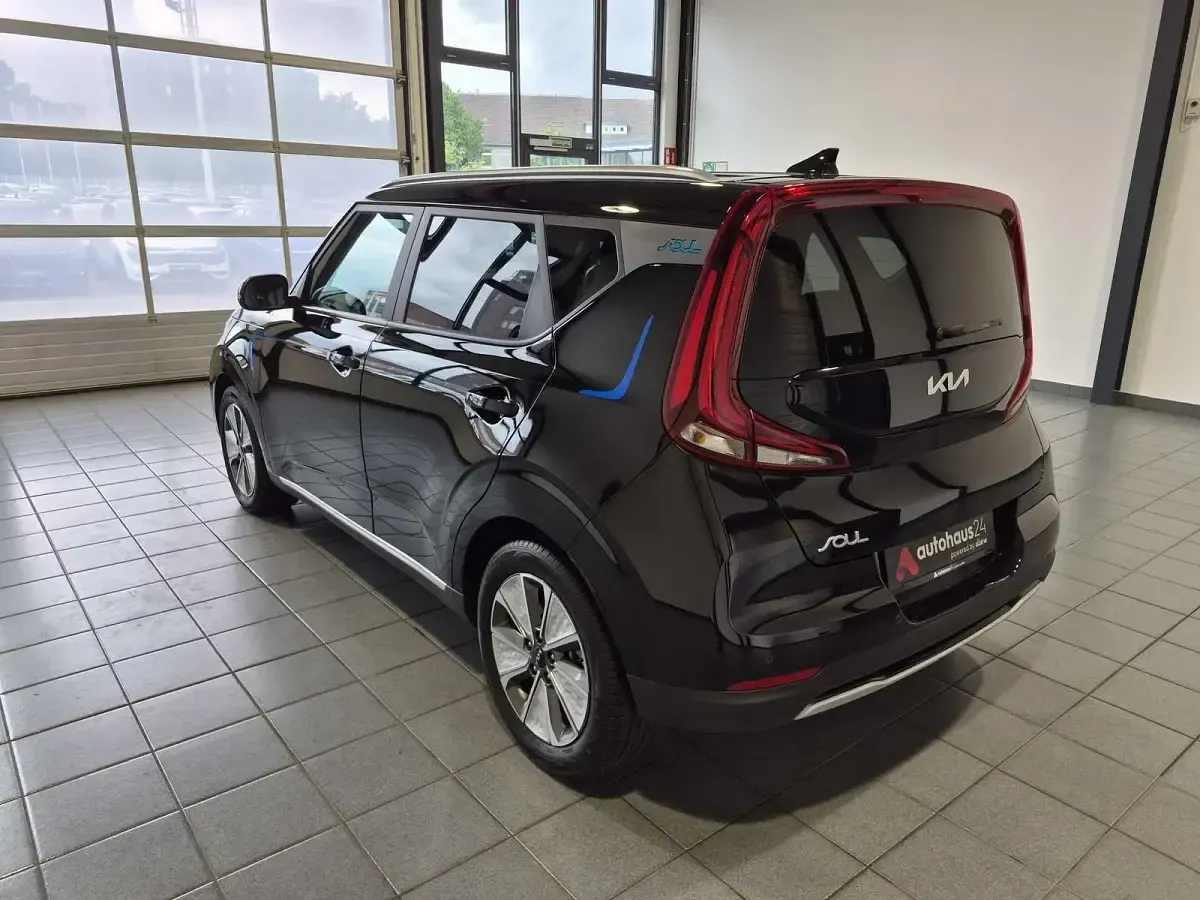 Gebraucht Kia Soul Vision 100 kW (136 PS) 2022 Schwarz SUV