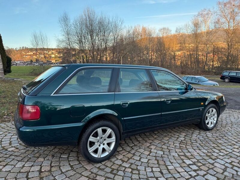 Grün Gebraucht 1996 Audi A6 Performance Kombi | 11.590 € - Bild 1/4