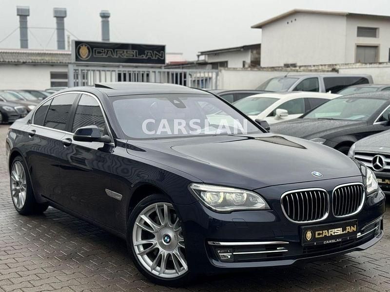 Gebraucht BMW 730 258 PS (189 kW) 2015 Blau Limousine