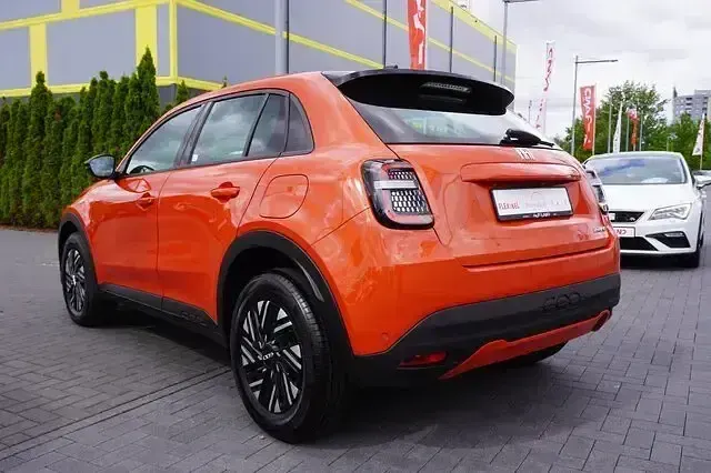 Neu Fiat 600 100 PS (73 kW) 2026 Andere SUV