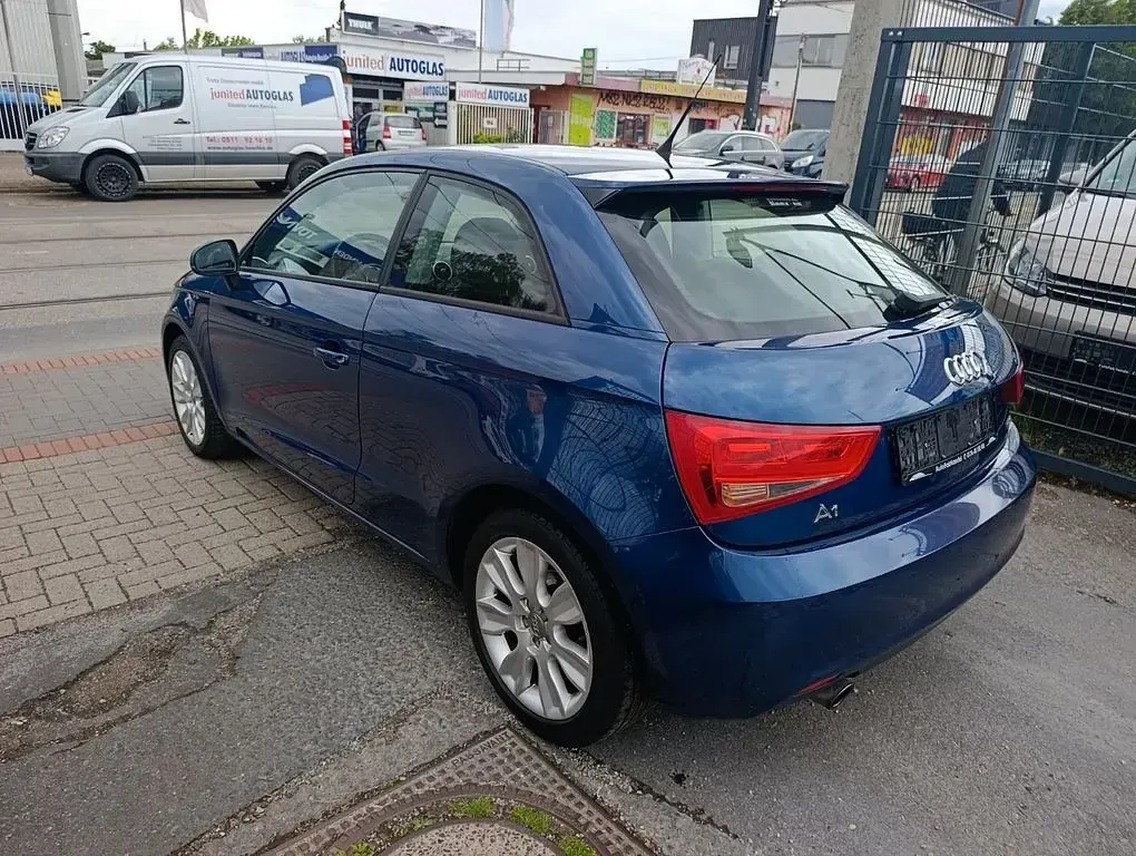 Gebraucht Audi A1 Ambition 86 PS (63 kW) 2011 Blau Kleinwagen