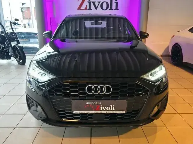 Gebraucht Audi A3 Ambiente 150 PS (110 kW) 2020 Andere Limousine