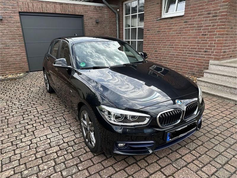 Schwarz Gebraucht 2017 BMW 120 Sport Line Kleinwagen | 17.000 € (Fairer Preis) - Bild 1/4