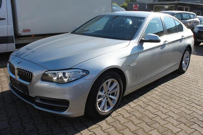 Silber Gebraucht 2015 BMW 520 Limousine | 14.200 € (Guter Preis) - Bild 1/4