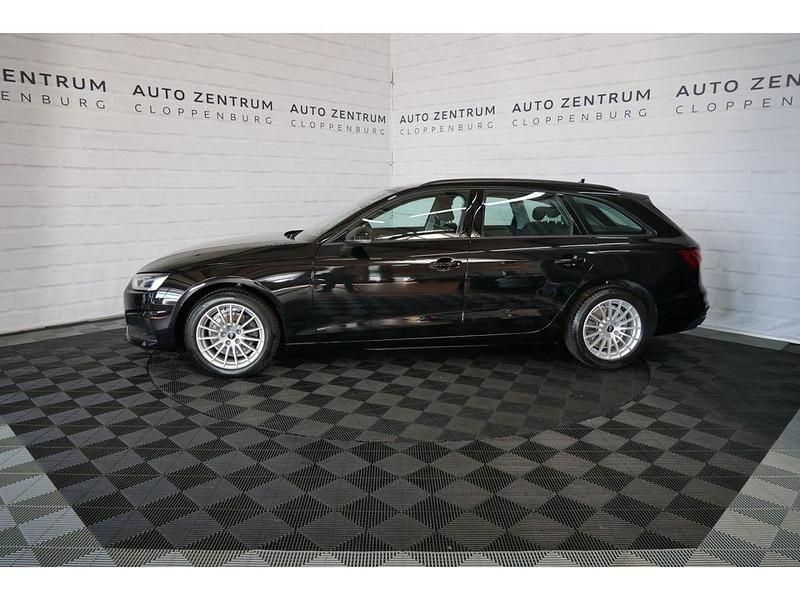 Gebraucht Audi A4 Basis 163 PS (119 kW) 2022 Schwarz Kombi