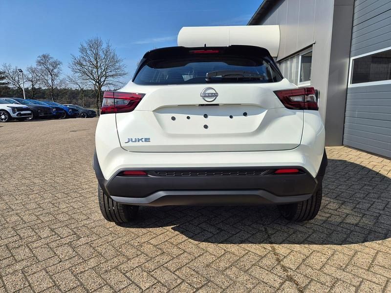Neu Nissan Juke Acenta 114 PS (83 kW) 2026 Pearl white SUV