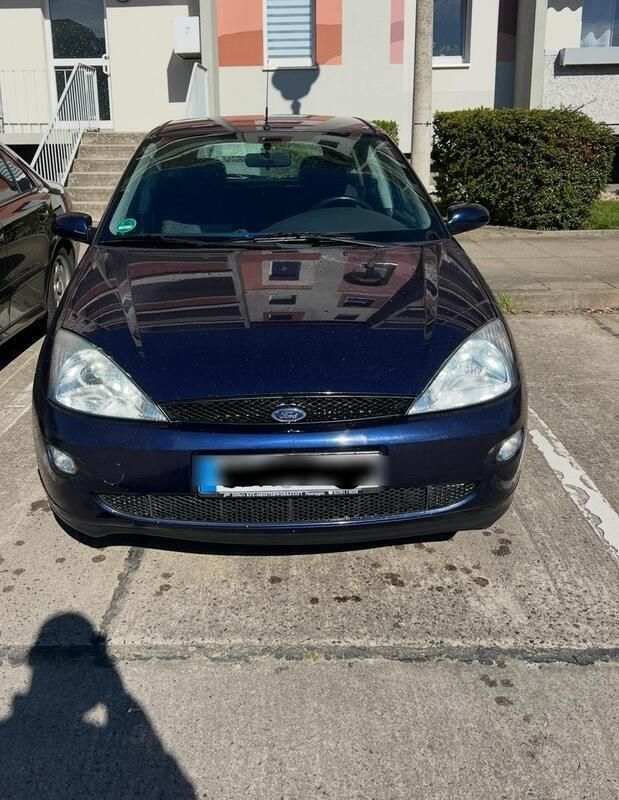 Blau Gebraucht 2000 Ford Focus Kleinwagen | 1.999 € (Fairer Preis) - Bild 1/4