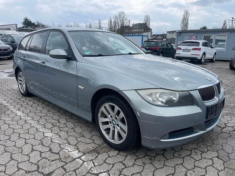 Gebraucht BMW 318 Advantage 129 PS (94 kW) 2007 Grün Kombi