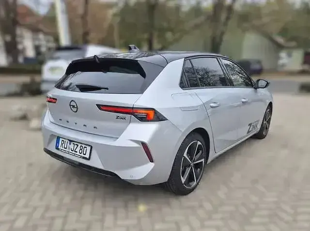 Gebraucht Opel Astra 131 PS (96 kW) 2025 Silber Kleinwagen
