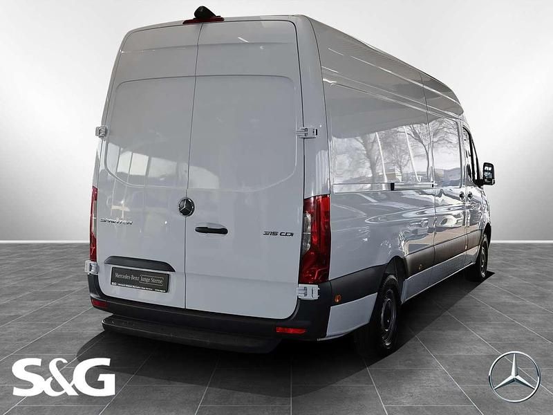 Gebraucht Mercedes Sprinter 150 PS (110 kW) 2024 Arktikweiß Van