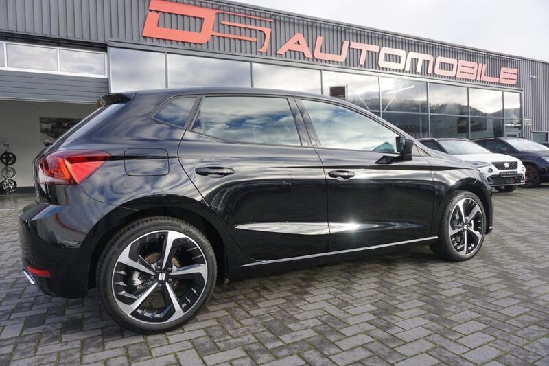 Mitternachtsschwarz Neu 2025 Seat Ibiza FR Limousine | 22.990 € (Fairer Preis) - Bild 1/4