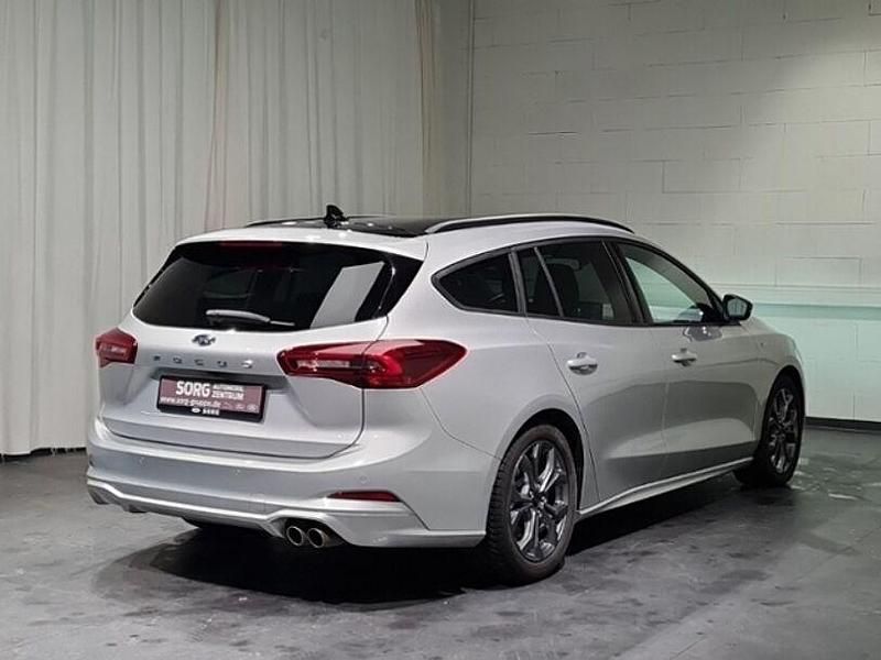 Gebraucht Ford Focus ST-Line X 155 PS (114 kW) 2025 Silber, moondust silver metallic Kombi