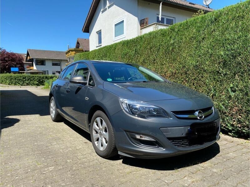 Grau Gebraucht 2014 Opel Astra Limousine | 5.500 € (Guter Preis) - Bild 1/4