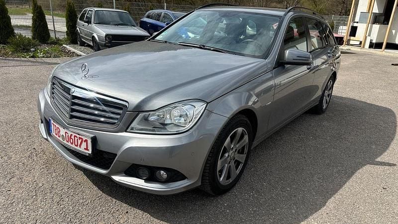 Gebraucht Mercedes C220 170 PS (125 kW) 2012 Grau Kombi
