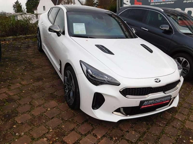 Schneeweiss Gebraucht 2019 Kia Stinger Kleinwagen | 28.950 € (Fairer Preis) - Bild 1/4