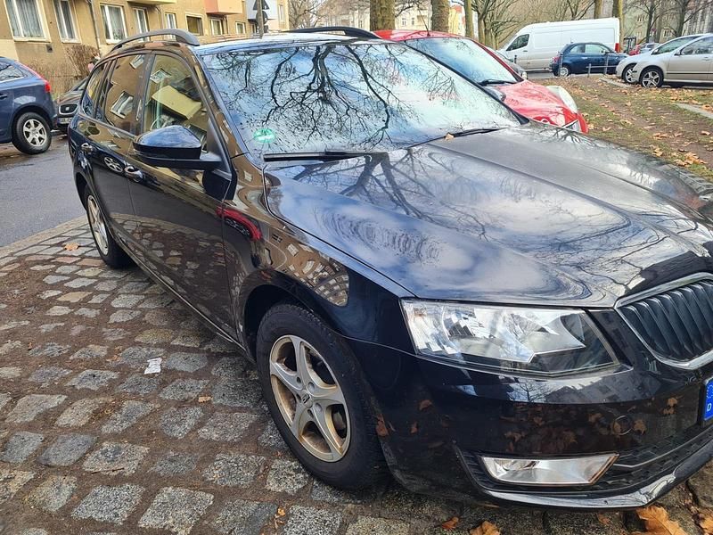 Schwarz Gebraucht 2016 Skoda Octavia Kombi | 7.900 € (Superpreis) - Bild 1/4