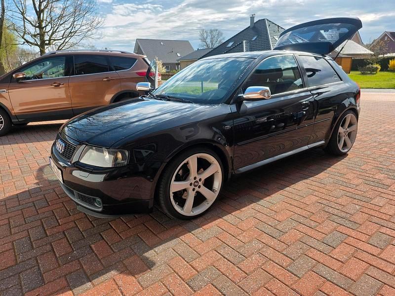 Usata Audi S3 210 CV (154 kW) 2001 Nero Utilitaria