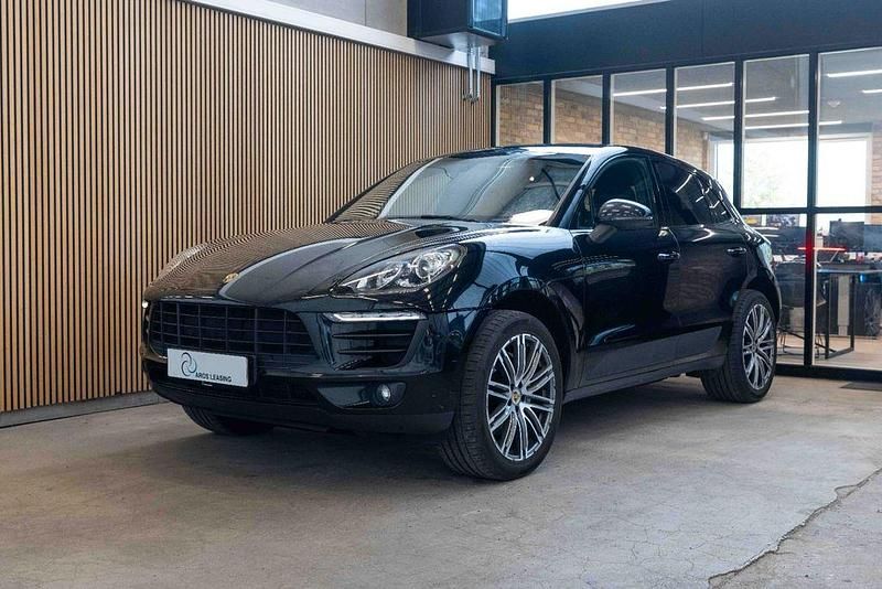 Schwarz Gebraucht 2015 Porsche Macan S SUV | 24.990 € (Fairer Preis) - Bild 1/4