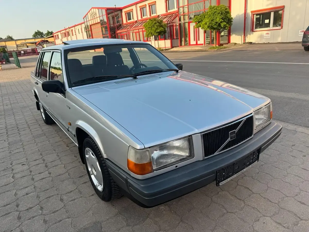 Gebraucht Volvo 740 109 PS (80 kW) 1990 Silber Limousine