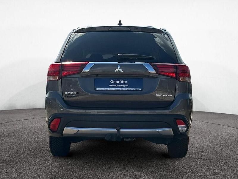 Gebraucht Mitsubishi Outlander Edition 150 PS (110 kW) 2017 Braun (metallic) SUV