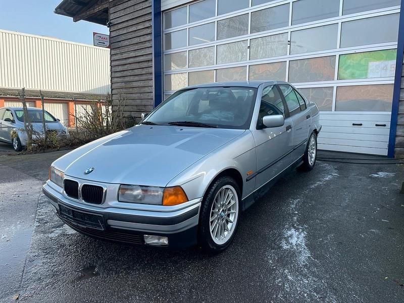 Second-hand BMW 320 150 CP (110 kW) 1996 Argintiu Berlinǎ