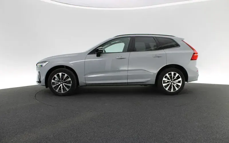 Używany Volvo XC60 Plus 197 KM (144 kW) 2024 Szary SUV