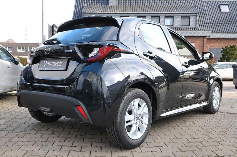 Neu Mazda 2 Center-Line 116 PS (85 kW) 2025 Schwarz Limousine