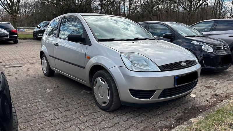 Gebraucht Ford Fiesta 68 PS (50 kW) 2004 Silber Kleinwagen
