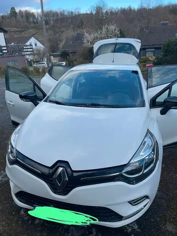 Gebraucht Renault Clio LIMITED 73 PS (53 kW) 2018 Weiß Limousine