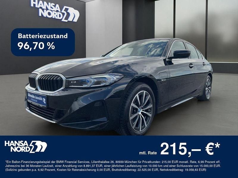 Schwarz Gebraucht 2022 BMW 330e Sport Line Limousine | 27.950 € (Etwas zu teuer) - Bild 1/4