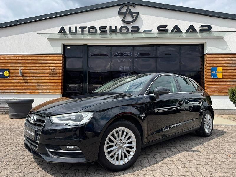 Schwarz Gebraucht 2013 Audi A3 Sportback Ambiente Kombi | 9.900 € (Fairer Preis) - Bild 1/4