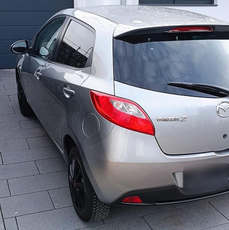Gebraucht Mazda 2 84 PS (61 kW) 2013 Silber Kleinwagen