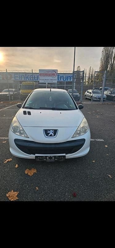 Weiß Gebraucht 2011 Peugeot 206+ Kleinwagen | 900 € (Superpreis) - Bild 1/4